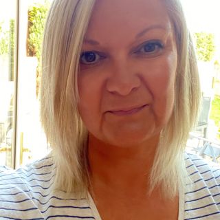 Profile photo for Elaine Mackie