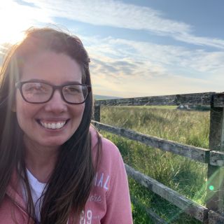 Profile photo for Rebecca Hart