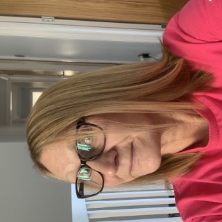 Profile photo for Lesley Byrne