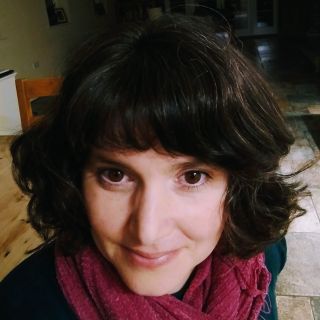 Profile photo for Lisa Hutchinson