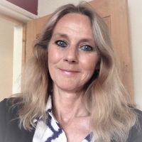 Profile photo for Lynette Jillians 