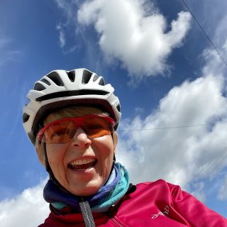 Profile photo for Lesley Barlow