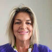 Profile photo for Lesley Taylor 