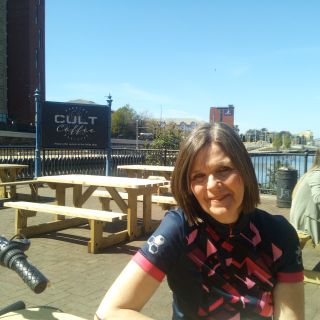 Profile photo for Julie  Hetherington