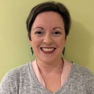 Profile photo for Rebecca Arnold