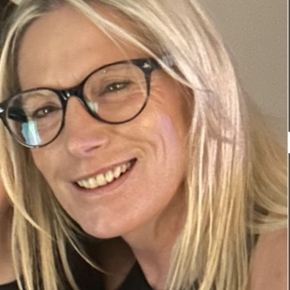 Profile photo for April McWilliam