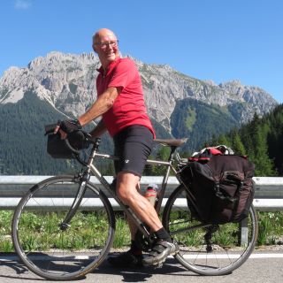 Profile photo for Dave Hutton