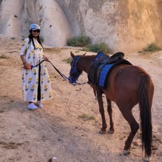 Profile photo for Raakhi Shah