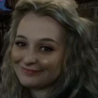 Profile photo for Lauren Gibbon