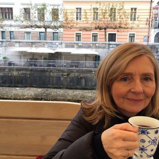 Profile photo for Dawn Nicholson