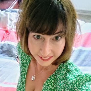 Profile photo for Lesley Davenport