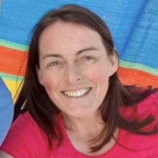 Profile photo for Helen Saunders