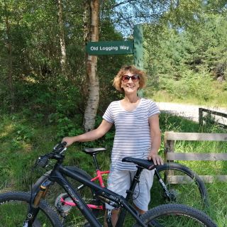 Profile photo for Kim Barraclough