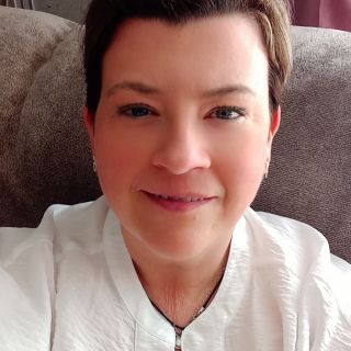 Profile photo for Lynley Clinton