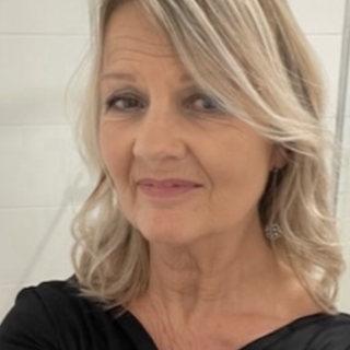 Profile photo for Aileen Suter