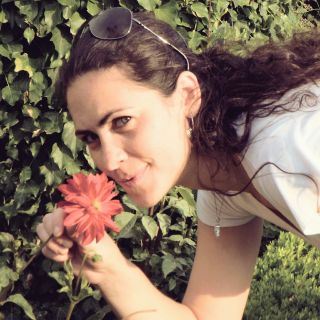 Profile photo for Karina Rodrigues