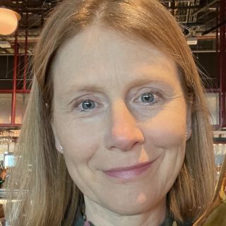 Profile photo for Julie Johnson 