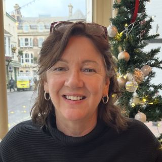 Profile photo for Lesley Morgan