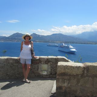 Profile photo for Vivien Burns