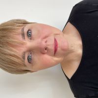 Profile photo for Julie Thomas