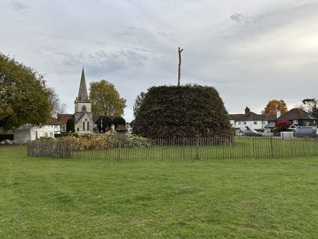 Let's Ride - Breeze to see Brockham Bonfire