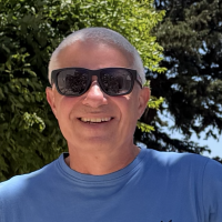 Profile photo for Simon Redler