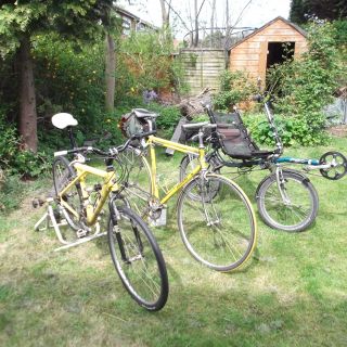 Profile photo for Simon Davies