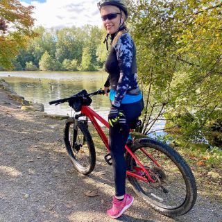 Profile photo for Amanda  Hughes 