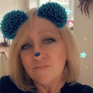 Profile photo for Lynne Toovey