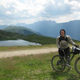 Profile photo for Sandy Lyons