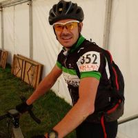 Profile photo for Julian Earnshaw