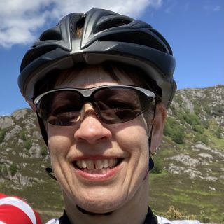 Profile photo for Lindsey  Willows 