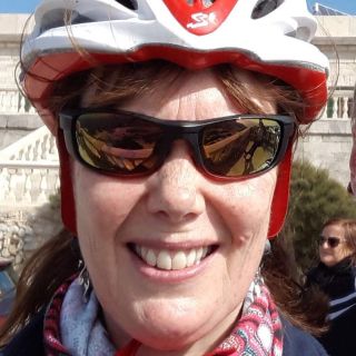 Profile photo for Lorna Cushnie