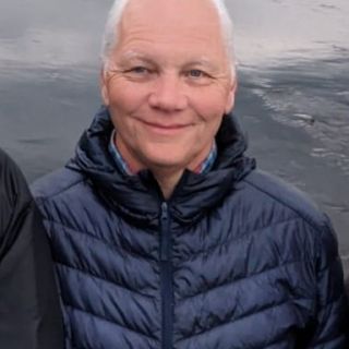 Profile photo for Simon Lee