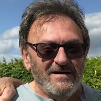 Profile photo for Dennis Lloyd