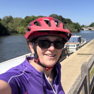 Profile photo for Helen Collinson