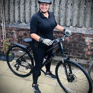 Profile photo for Julie coates