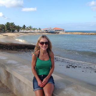 Profile photo for Lynda Jones