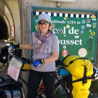 Profile photo for Lucinda Rhodes